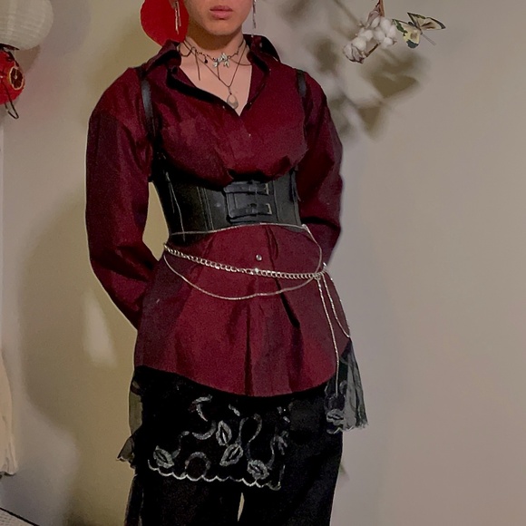 Red Dress Shirt (colour shifting fabric!) - Picture 3 of 4